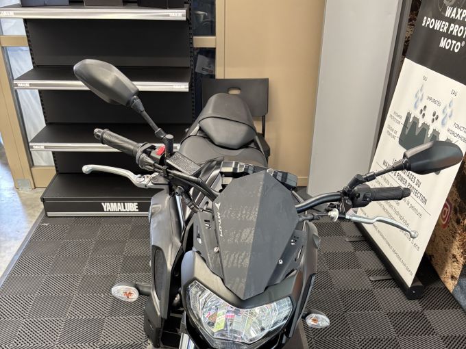 YAMAHA MT-07 4