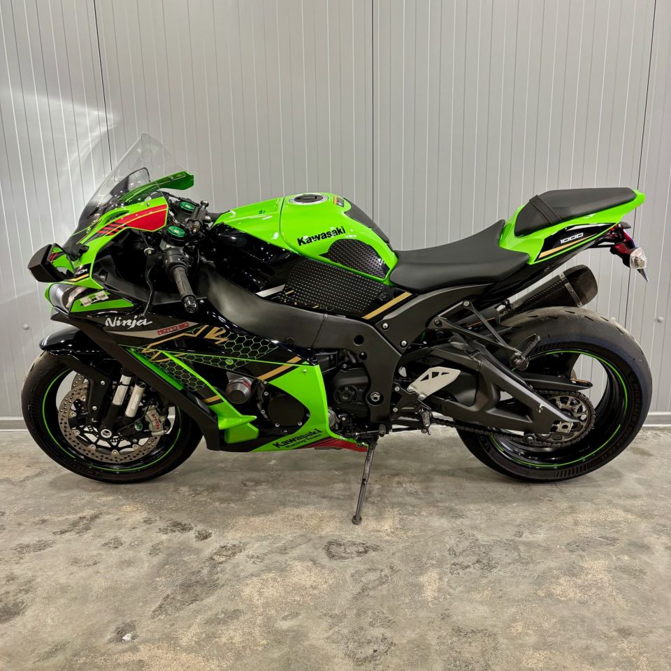 KAWASAKI ZX-10R 4
