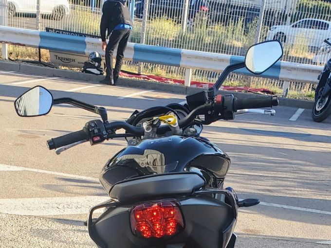 TRIUMPH STREET TRIPLE 765 R 4