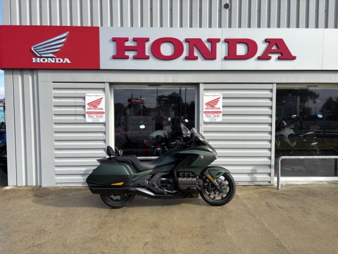 HONDA GOLDWING BAGGER DCT 4