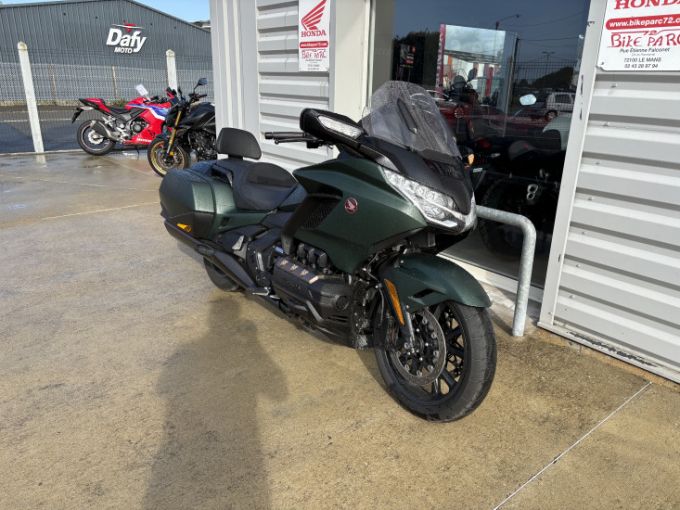 HONDA GOLDWING BAGGER DCT 4
