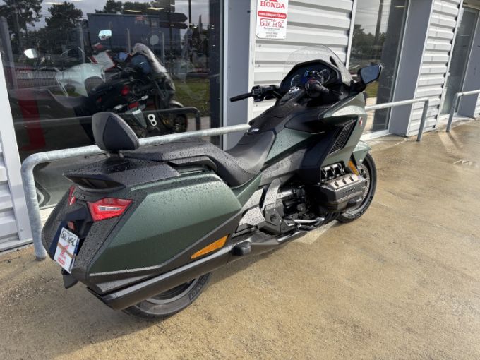 HONDA GOLDWING BAGGER DCT 4
