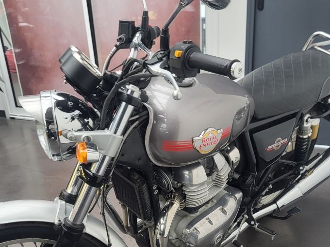 ROYAL ENFIELD INTERCEPTOR 4