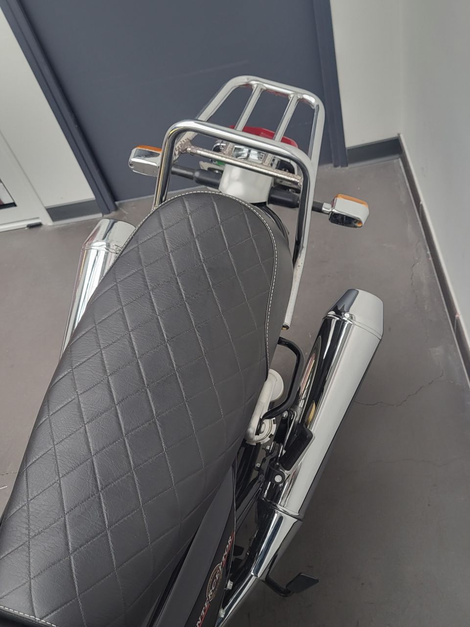 ROYAL ENFIELD INTERCEPTOR 4