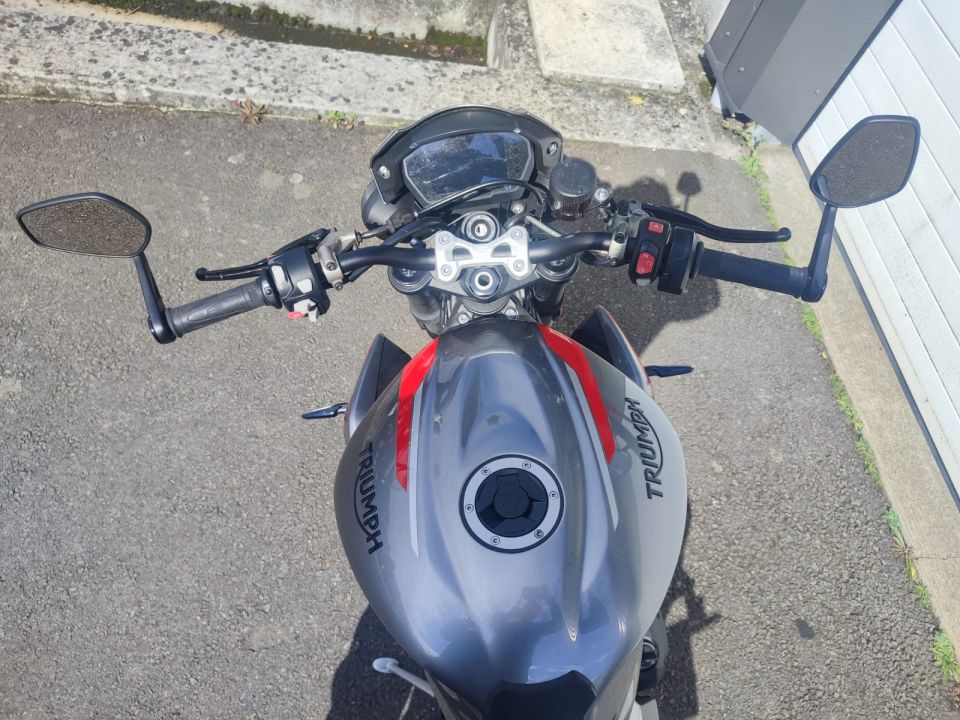 TRIUMPH STREET TRIPLE 765 RS 4