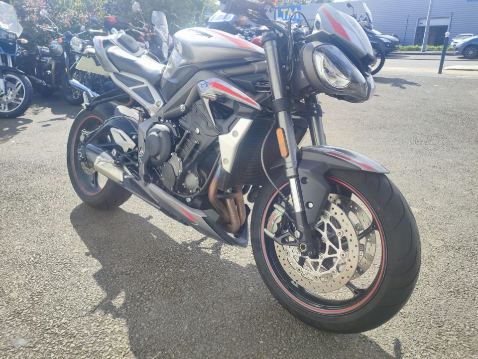 TRIUMPH STREET TRIPLE 765 RS 4