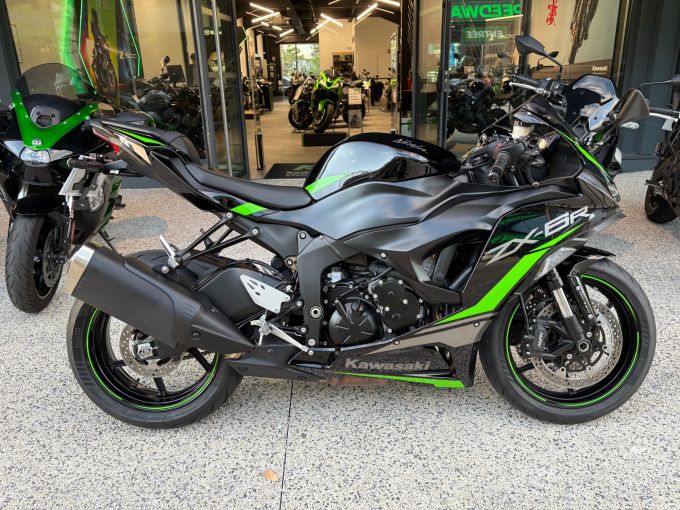 KAWASAKI ZX-6R 636 4