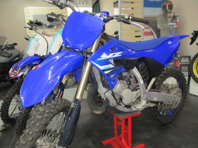 YAMAHA YZ 125 4