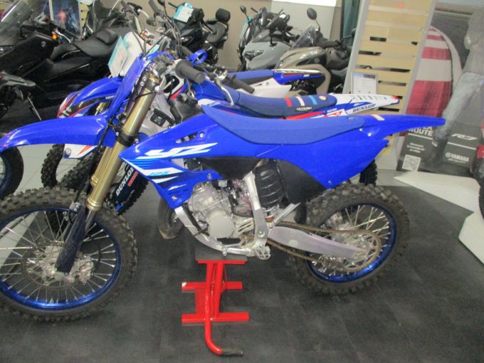 YAMAHA YZ 125 4