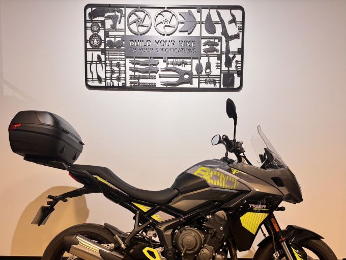 TRIUMPH TIGER 800 4