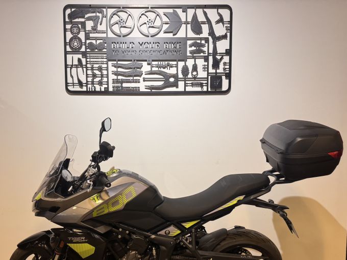 TRIUMPH TIGER 800 4