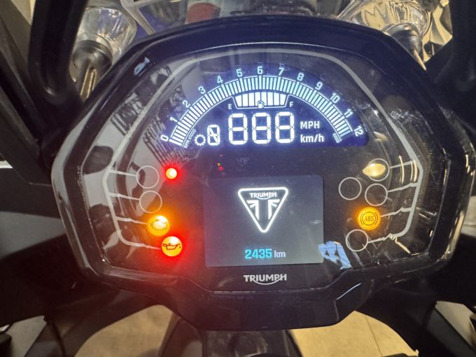 TRIUMPH TIGER 800 4