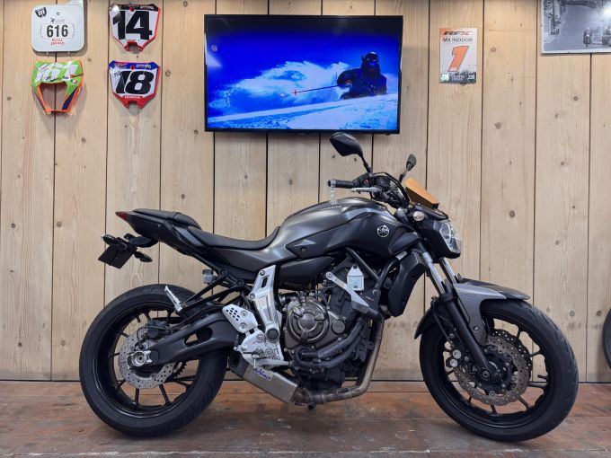 YAMAHA MT-07 (47.5CV) 4