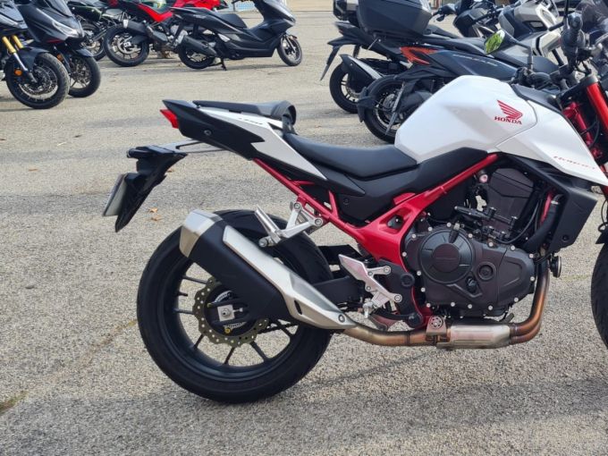 HONDA CB 750 HORNET 4