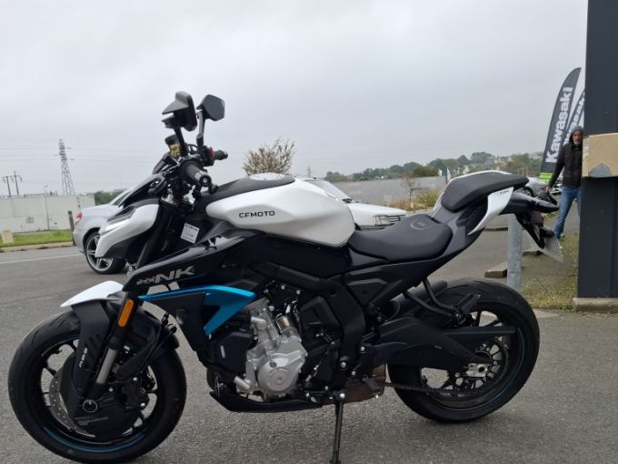 CF MOTO CF 675 NK 4