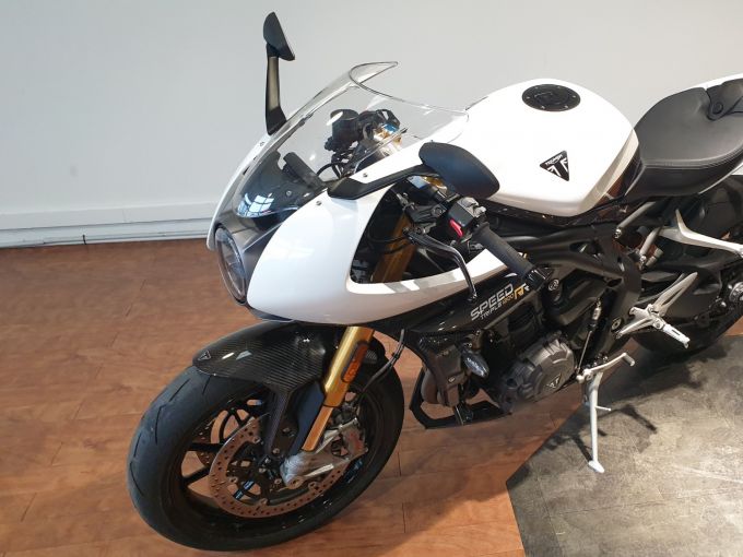 TRIUMPH SPEED TRIPLE 1200 RR 4