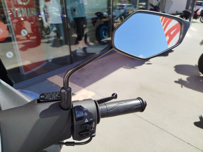 YAMAHA NMAX 125 4