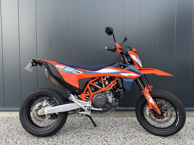 KTM KTM 690 SMC-R 2024 4