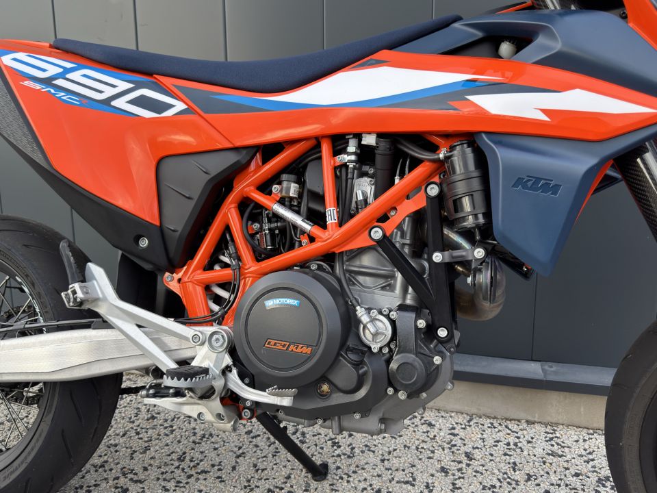 KTM KTM 690 SMC-R 2024 4