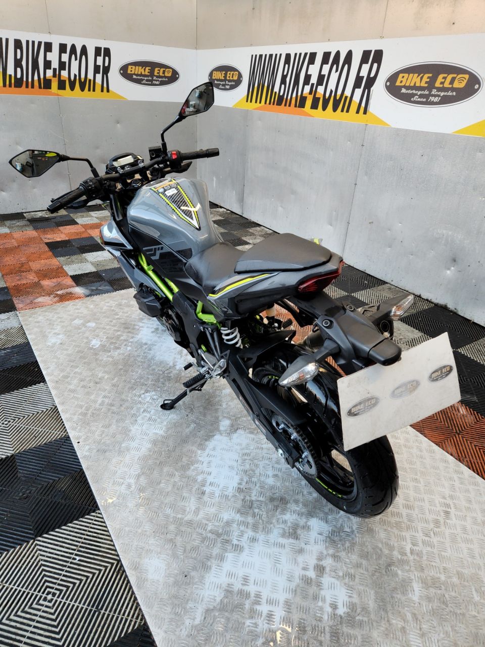 KAWASAKI z 125 4