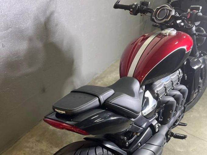 TRIUMPH Rocket 3 GT Storm 4