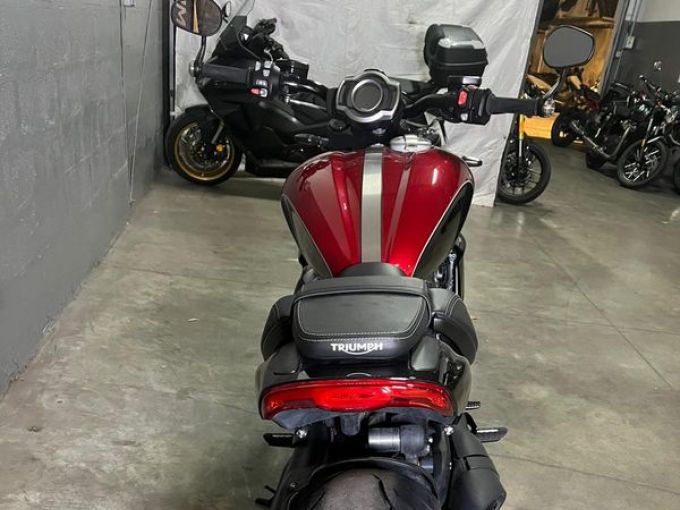 TRIUMPH Rocket 3 GT Storm 4