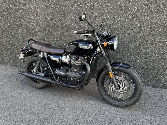 TRIUMPH Bonneville T120 Black 4