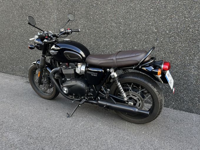 TRIUMPH Bonneville T120 Black 4