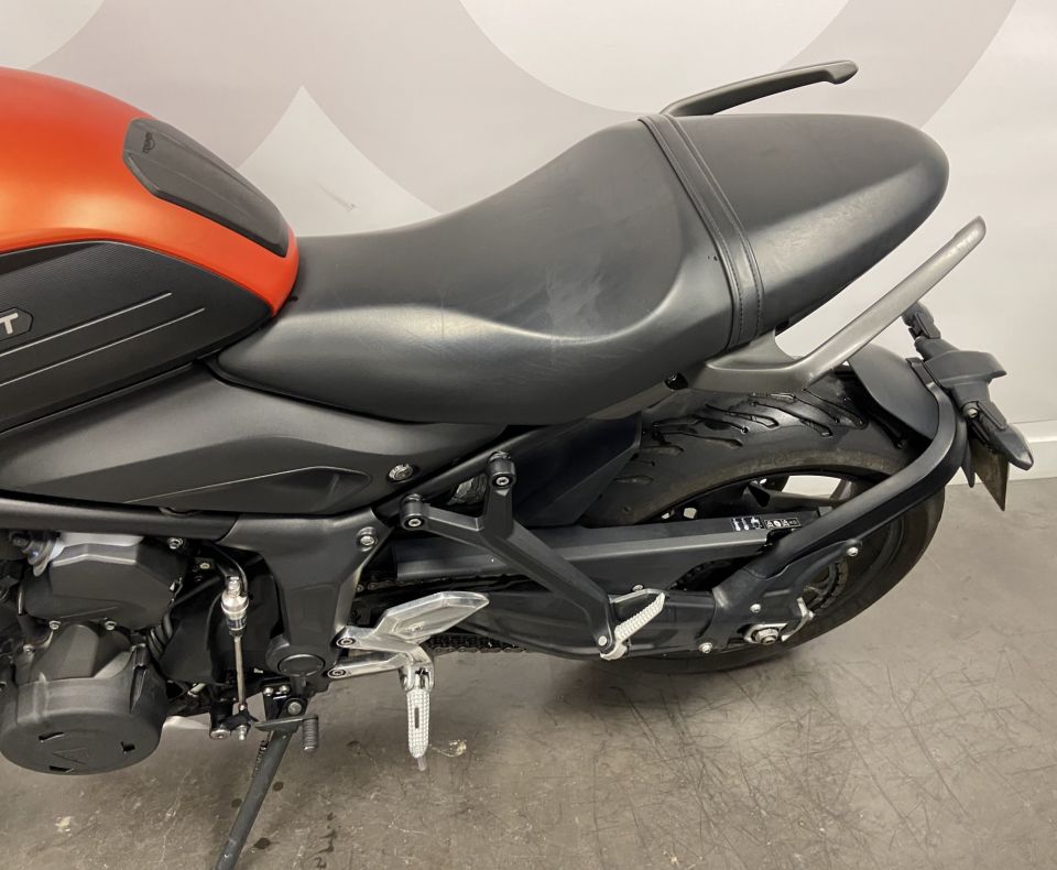 TRIUMPH TRIDENT 660 4