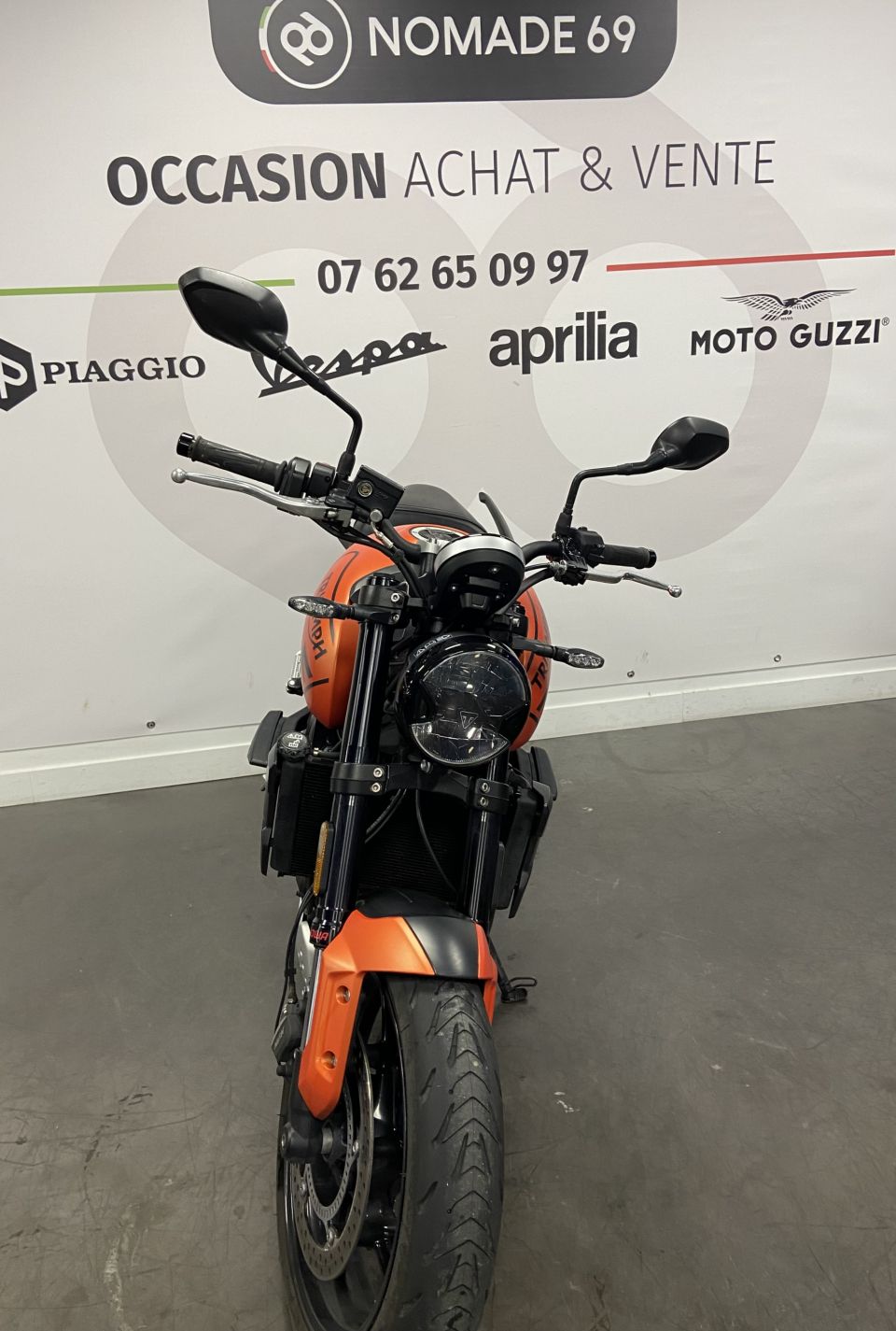 TRIUMPH TRIDENT 660 4