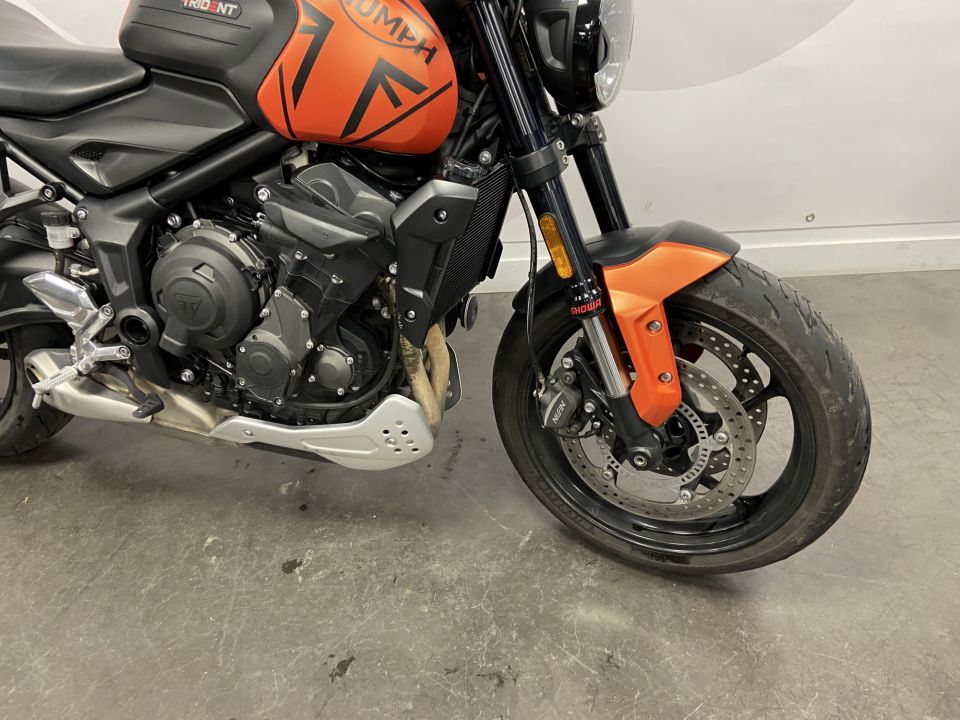 TRIUMPH TRIDENT 660 4