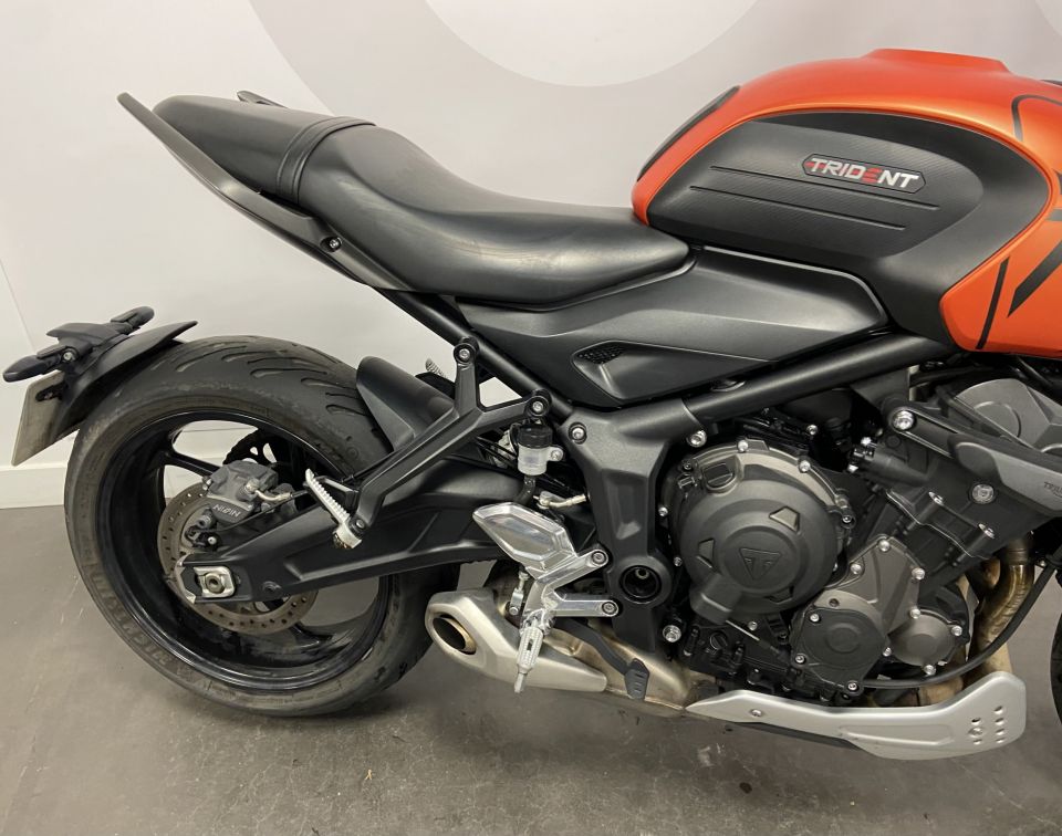 TRIUMPH TRIDENT 660 4