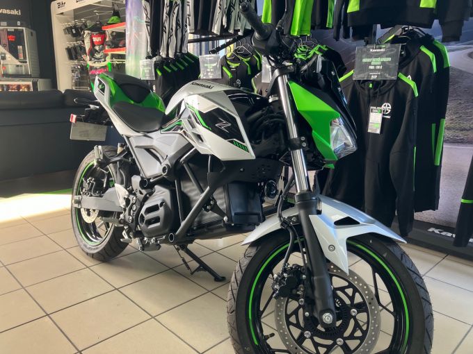 KAWASAKI Z e-1 4