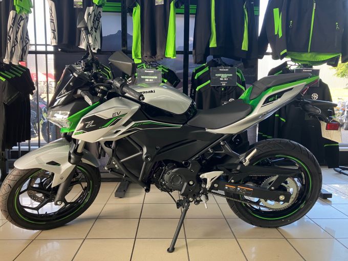 KAWASAKI Z e-1 4