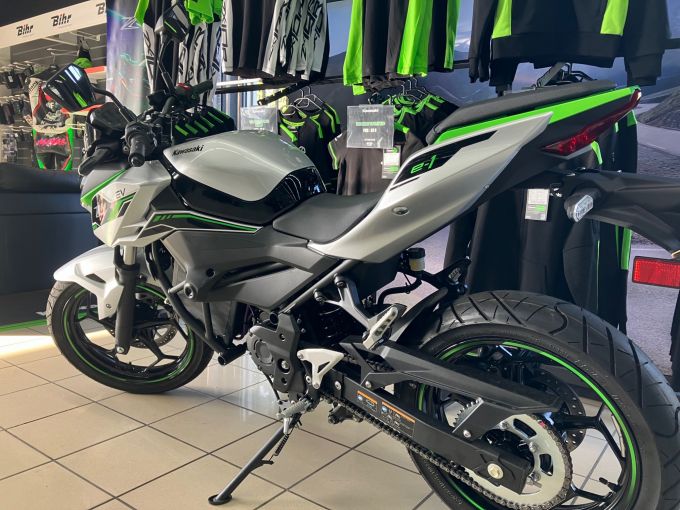 KAWASAKI Z e-1 4