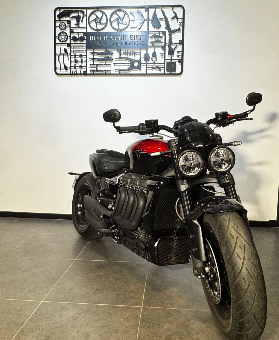 TRIUMPH ROCKET 3 R STORM 4