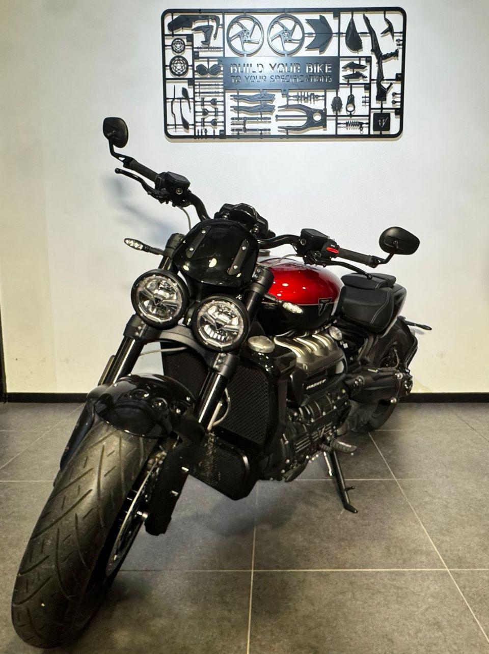 TRIUMPH ROCKET 3 R STORM 4