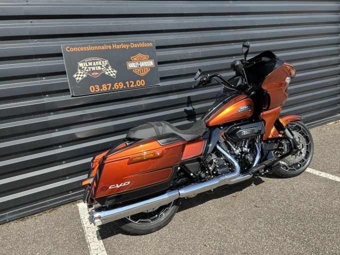 HARLEY-DAVIDSON TOURING ROAD GLIDE 1977 CVO 4