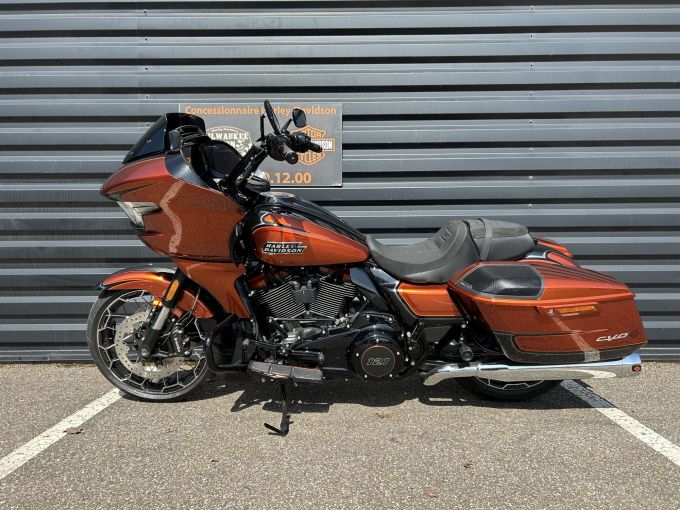 HARLEY-DAVIDSON TOURING ROAD GLIDE 1977 CVO 4