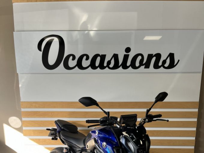 YAMAHA MT-07 4