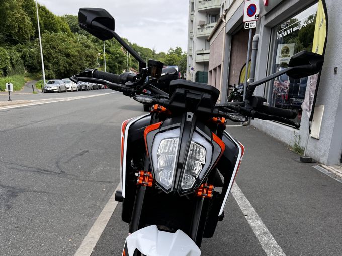 KTM 890 DUKE R 4