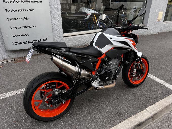 KTM 890 DUKE R 4