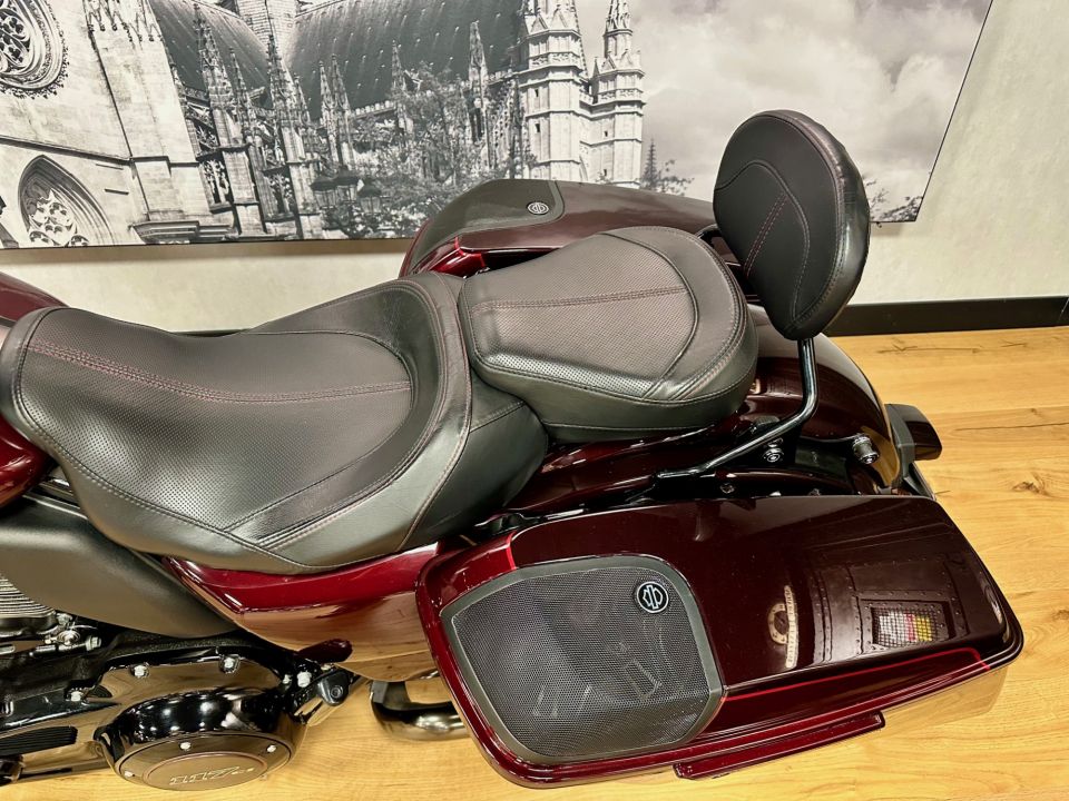 HARLEY-DAVIDSON TOURING STREET GLIDE 1923 CVO  4