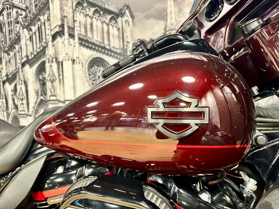 HARLEY-DAVIDSON TOURING STREET GLIDE 1923 CVO  4