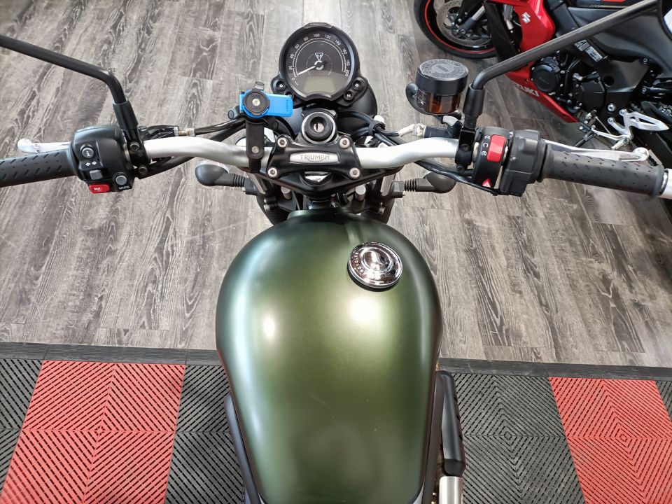 TRIUMPH STREET SCRAMBLER  900 4
