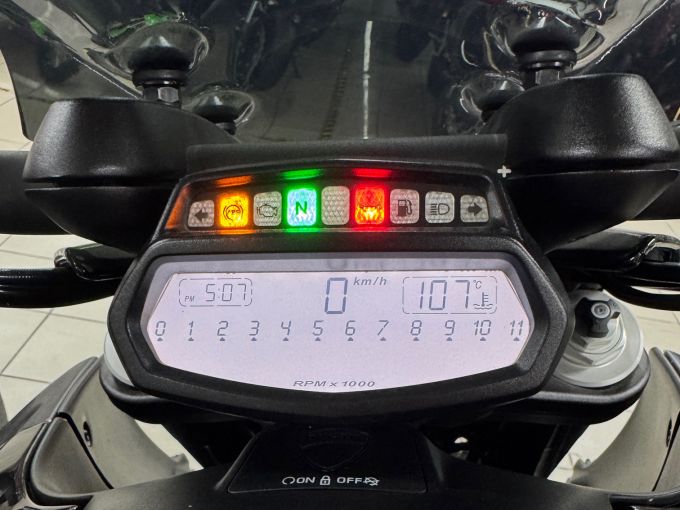 DUCATI DIAVEL CROMO 4
