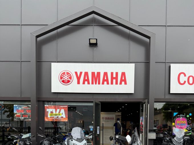 YAMAHA XTZ TENERE 700 4
