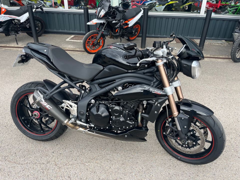 TRIUMPH SPEED TRIPLE 1050 4