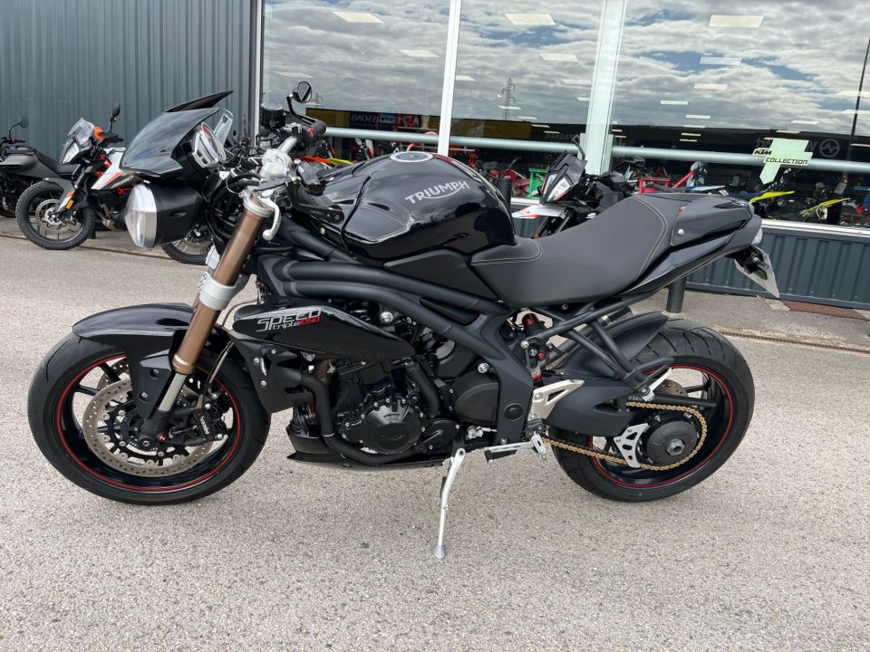 TRIUMPH SPEED TRIPLE 1050 4