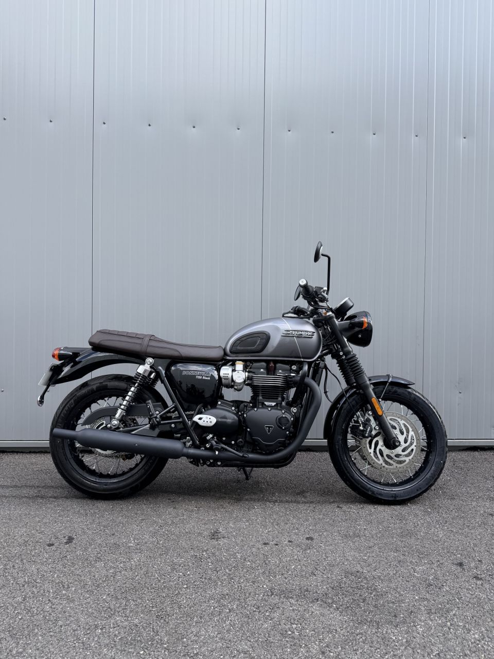 TRIUMPH Bonneville T120 Black 4